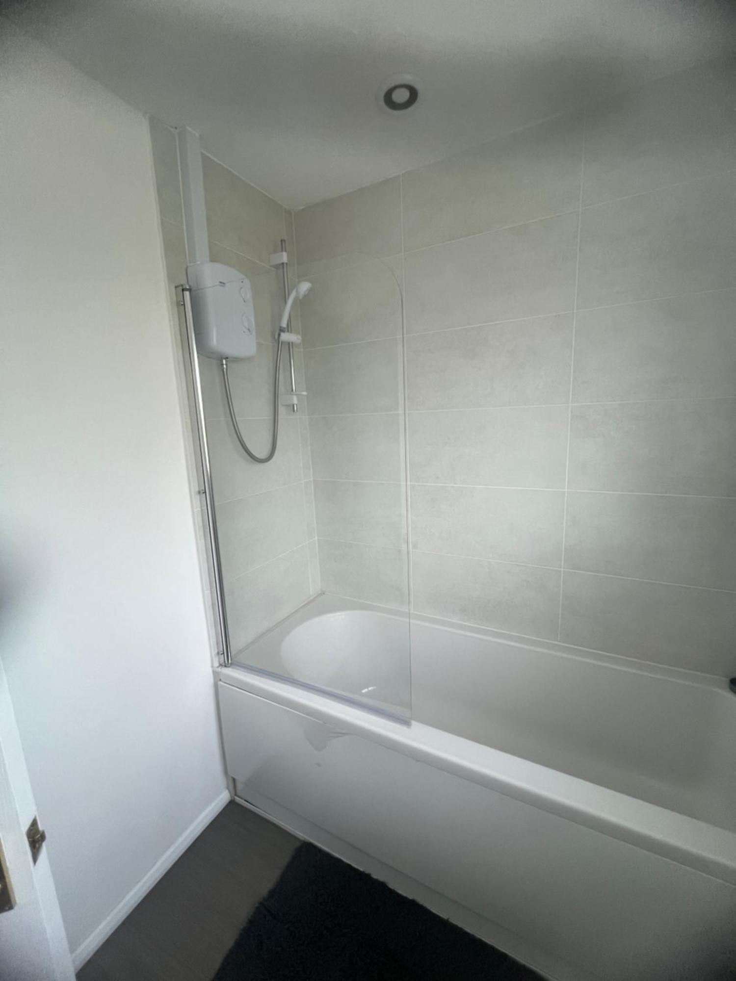 The Coral Guest House 1 Mile From Winchester Market Екстер'єр фото